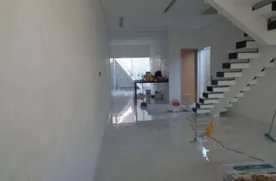 Disponível lindo sobrado de 03 dormitórios à venda no bairro vila guilhermina - praia grande/sp