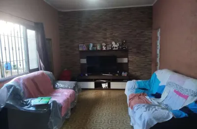 Imperdível! casa à venda em praia grande-sp, 2 quartos, 1 sala, 1 banheiro, 200m² na aviação. aproveite!