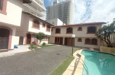 Lindo sobrado de condomínio com piscina à venda no bairro imperador em praia grande