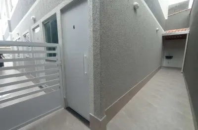 Viva com conforto e segurança em casa de condomínio no mirim, praia grande-sp - conheça já!
