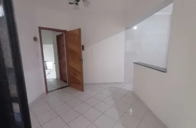 Alugue já: apartamento 1 dormitório na guilhermina, praia grande-sp - 1 quarto, 1 sala, 1 banheiro, 1 vaga de garagem, 45,00 m².
