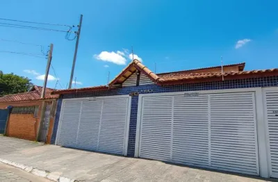 Casa de condomínio com quintal privativo à venda em guilhermina 2 quartos, 2 suítes, 1 sala, 1 banheiro, 1 vaga de garagem, 65m² de área.