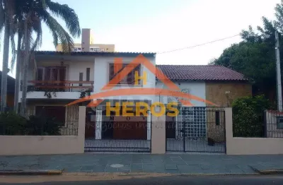 Casa com 3 quartos à venda na rua otávio dutra, 76, menino deus, porto alegre por r$ 1.499.000