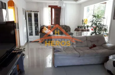 Casa com 4 quartos à venda na rua josé alves de castro, 496, vila nova, porto alegre por r$ 670.000