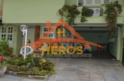 Casa em condomínio fechado com 4 quartos à venda na rua padre joão batista reus, 983, vila conceição, porto alegre por r$ 1.600.000