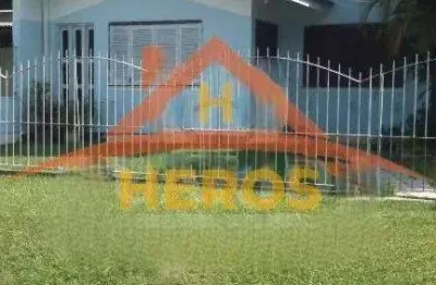Casa com 3 quartos à venda na avenida juca batista, 6733, belém novo, porto alegre por r$ 636.000
