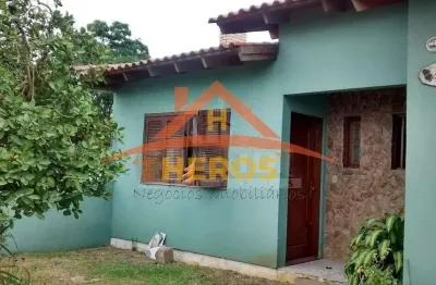 Casa com 3 quartos à venda na avenida edgar pires de castro, 400, hípica, porto alegre por r$ 780.000
