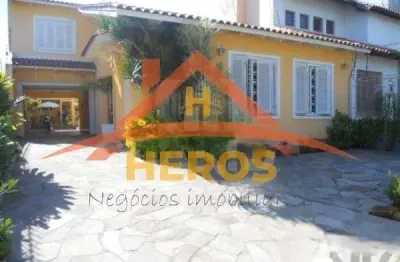 Casa com 4 quartos à venda na rua paulo derly strehl, 30, espírito santo, porto alegre por r$ 2.499.000