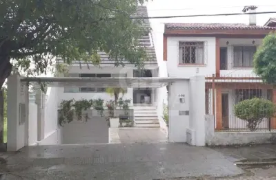 Casa com 2 quartos à venda na rua padre joão batista reus, 692, vila conceição, porto alegre por r$ 1.424.000