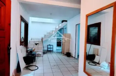 Casa com 2 quartos à venda na rua da prudência, 396, cavalhada, porto alegre por r$ 216.000