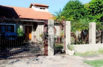 Casa com 3 quartos à venda na rua jayme saul de borba, 40, espírito santo, porto alegre por r$ 650.000