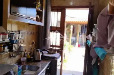 Casa com 2 quartos à venda na rua francisca prezzi bolognesi, 589, hípica, porto alegre por r$ 286.000