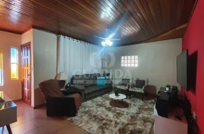 Casa com 2 quartos à venda na rua ângelo passuelo, 480, vila nova, porto alegre por r$ 400.000