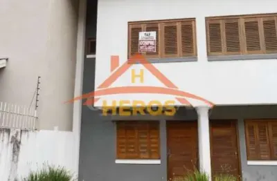 Casa com 3 quartos à venda na rua henrique anawate, 484, guarujá, porto alegre por r$ 560.000