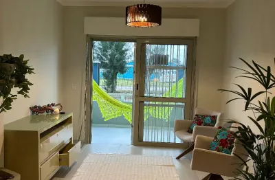 Apartamento térreo encantador a poucos passos do mar