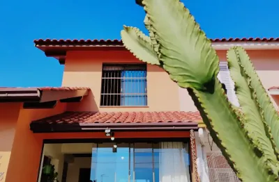 Sobrado geminado em capão novo! bem localizado e ótima vizinhança.