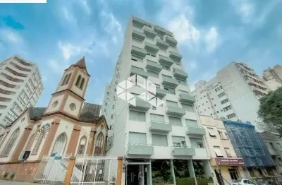 Apartamento semi-mobiliado com suíte no centro de porto alegre