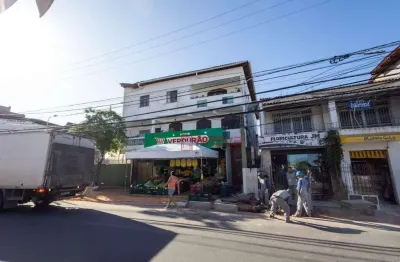 Aluga apartamento amplo com 2 quartos, ótima localização e perto de tudo, 90 m² por R$ 1.600/mês - Resgate - Salvador/BA