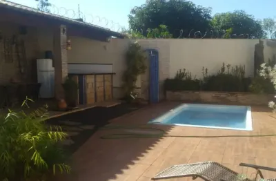 Casa com 2 quartos à venda no Presidente Roosevelt, Uberlândia 