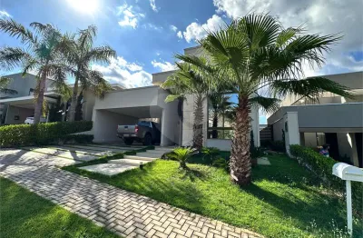 Casa em condomínio fechado com 3 quartos à venda na Avenida dos Florais, S/N, Ribeirão do Lipa, Cuiabá