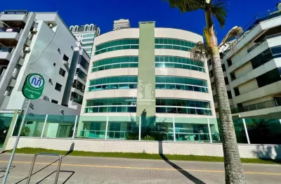 Frente mar com 2 dormitórios + dependencia , meia praia, itapema - sc