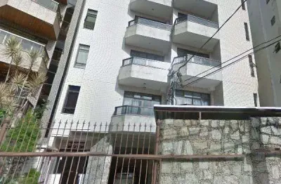 Apartamento de 2 quartos com suíte e varanda em localização privilegiada!!