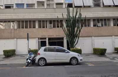 Apartamento com 4 quartos para alugar no Centro, Juiz de Fora 