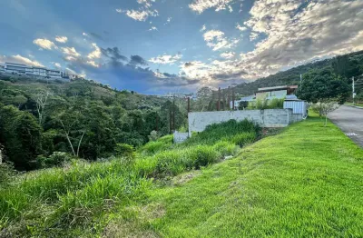 Construa seu espaço: terreno de quase 516 m² em condomínio seguro!