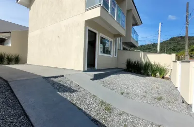 Vendo casa sobrado 2 quartos, 146m², amplo quintal, excelente localização, bela vista, palhoça - sc