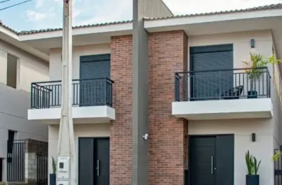 Lindíssima casas em condomínio com lazer completo na cidade de Jundiaí. Três dormitórios.