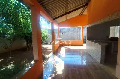 Casa, 3q 1 suíte, quintal amplo com pomar, garagem 4 ou + veículos, jardins do cerrado