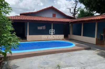 Casa 3 quartos com Piscina Setor Faiçalville Sozinha no Lote