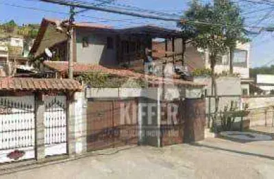 Casa com 3 quartos à venda, 390 m² por R$ 650.000 - Lindo Parque - São Gonçalo/RJ