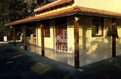 Casa alto padrão com 4 quartos, 2 andares e 1.990m² em condomínio fechado – piscina e projeto para expansão!