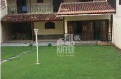 Casa duplex com 3 quartos, 220m² e quintal gramado – região oceânica de niterói
