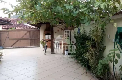 Kiffer ferreira anuncia: casa com 3 quartos, suíte, piscina e churrasqueira – serra grande, niterói/rj