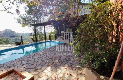 Casa com 5 quartos, 3 suítes, piscina e vista privilegiada – niterói