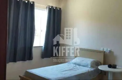 Vendo casa nova, construída há cerca de 3 anos, muito bonita, arejada e localizada em um terreno totalmente plano de 800 m².