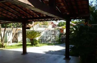 Casa com 4 dormitórios sendo 1 Suíte à venda, 225 m² por R$ 1.300.000 - Itaipu - Niterói/RJ