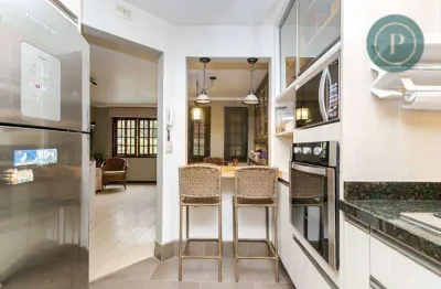 Sobrado em condomínio com quintal à venda em santa felicidade