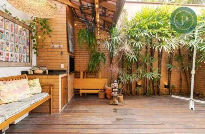 Sobrado em condomínio com quintal à venda em santa felicidade