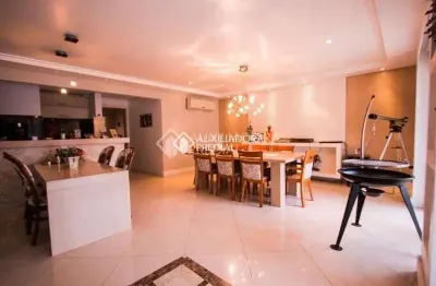 Casa em condomínio fechado com 5 quartos para alugar na rua attílio bilibio, 120, jardim carvalho, porto alegre, 375 m2 por r$ 15.000