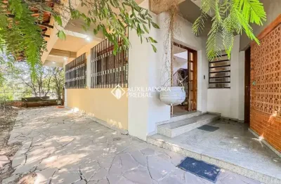 Casa com 4 quartos para alugar na avenida benno mentz, 782, vila ipiranga, porto alegre, 340 m2 por r$ 6.250