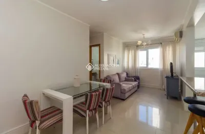 Apartamento com 2 quartos para alugar na rua roque calage, 850, passo da areia, porto alegre, 70 m2 por r$ 2.300