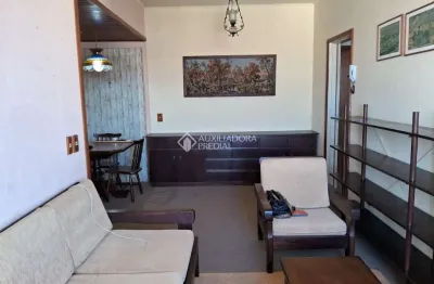 Apartamento com 2 quartos para alugar na praça conde de porto alegre, 22, centro histórico, porto alegre, 75 m2 por r$ 1.700