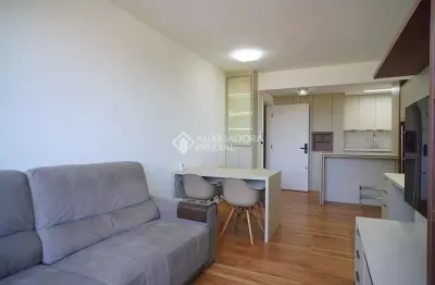 Apartamento com 1 quarto para alugar na Alameda Emílio de Menezes, 111, Três Figueiras, Porto Alegre, 54 m2 por R$ 4.900