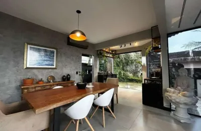Casa com 2 quartos à venda na rua ângelo la porta, 590, centro, florianópolis, 168 m2 por r$ 1.390.000
