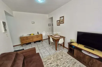 Apartamento com 2 quartos à venda na rua pedro soares, 28, centro, florianópolis, 76 m2 por r$ 489.000