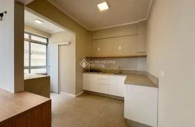 Apartamento com 2 quartos à venda na rua arcipreste paiva, 85, centro, florianópolis, 65 m2 por r$ 550.000