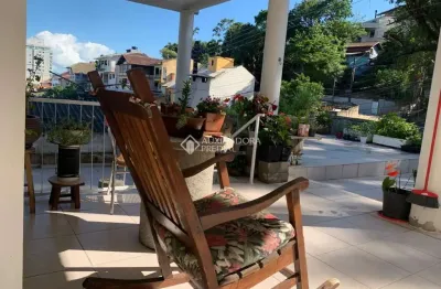 Casa com 2 quartos à venda na rua juvan rocha, 440, agronômica, florianópolis, 168 m2 por r$ 600.000